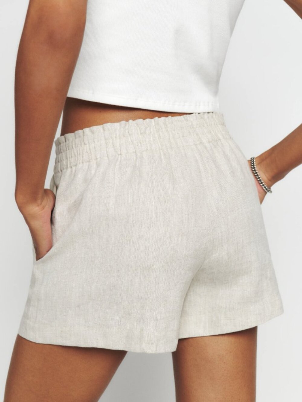 Reformation Mila 100% Linen 3" Shorts in Oatmeal Size XS - Picture 3 of 8
